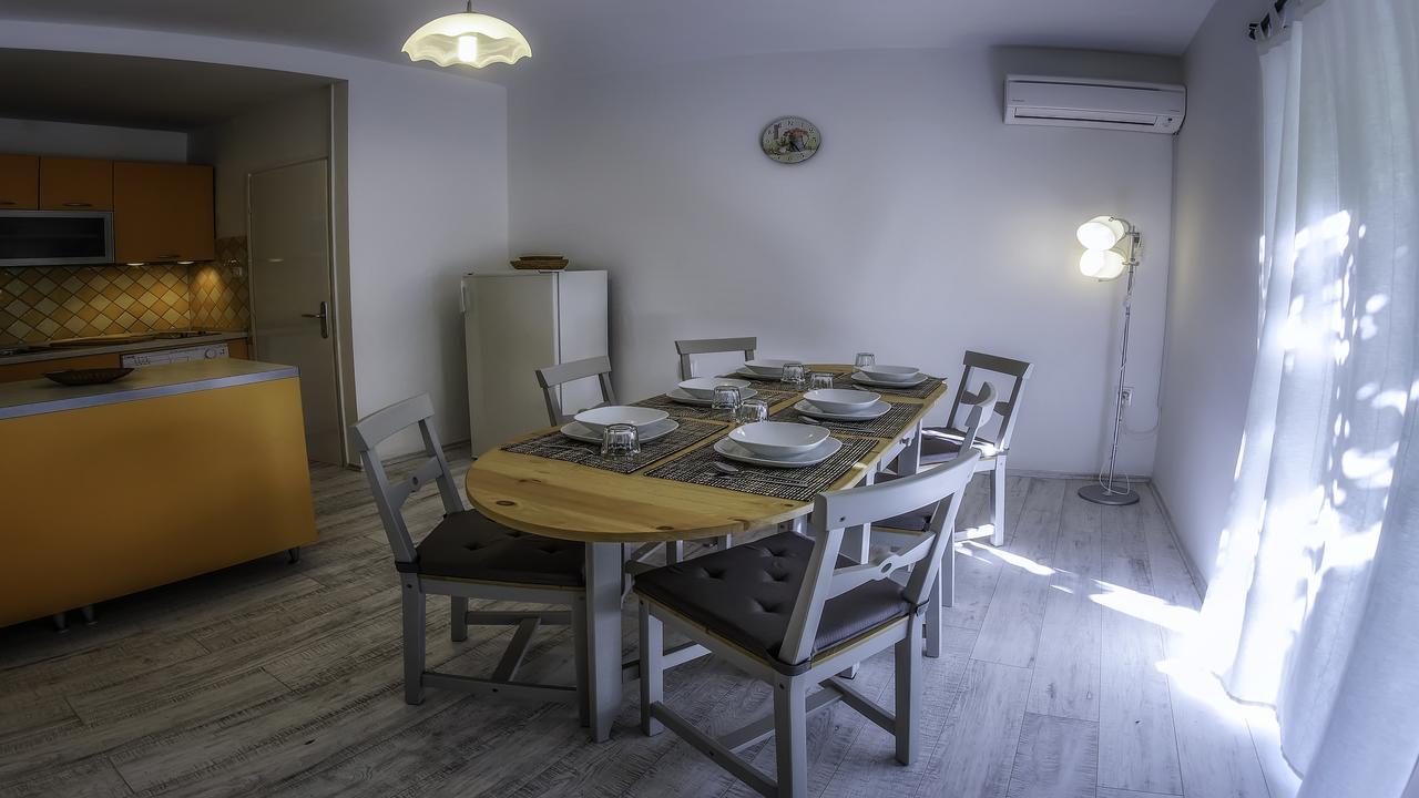 Braut Apartamento Krk Town Exterior foto
